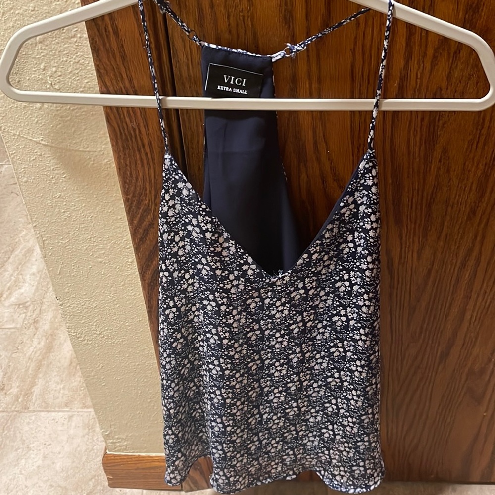 💚 3/$15 Vici XS Top